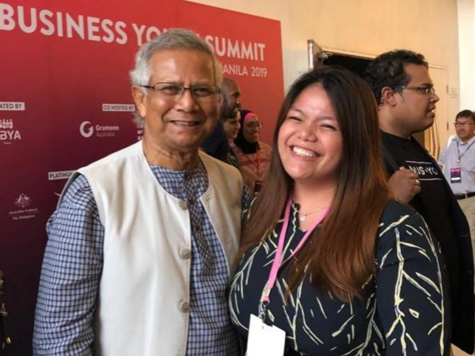 Em-Em Parra, Muhammed Yunus