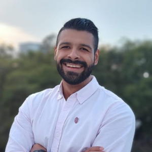 Carlos headshot