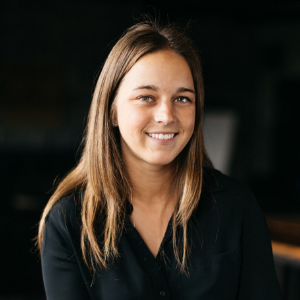 Kristyna headshot