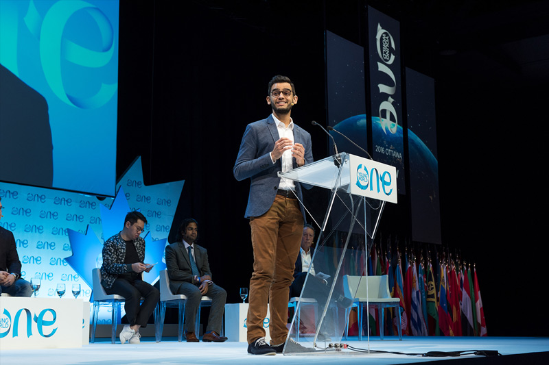 Rogerio Malveira Barreto talking at an OYW summit