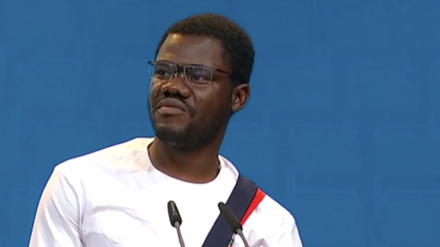 Mohammed Foboi speaking at One Young World Summit