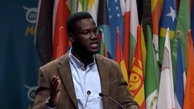 Abdoul Rachid Maman Kadade presenting at OYW Manchester 2022 Summit
