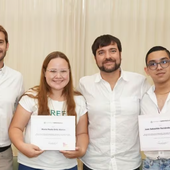 Tres jóvenes barranquilleros participarán en cumbre de liderazgo en Inglaterra