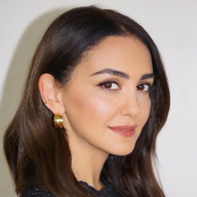 Nazanin Boniadi headshot 