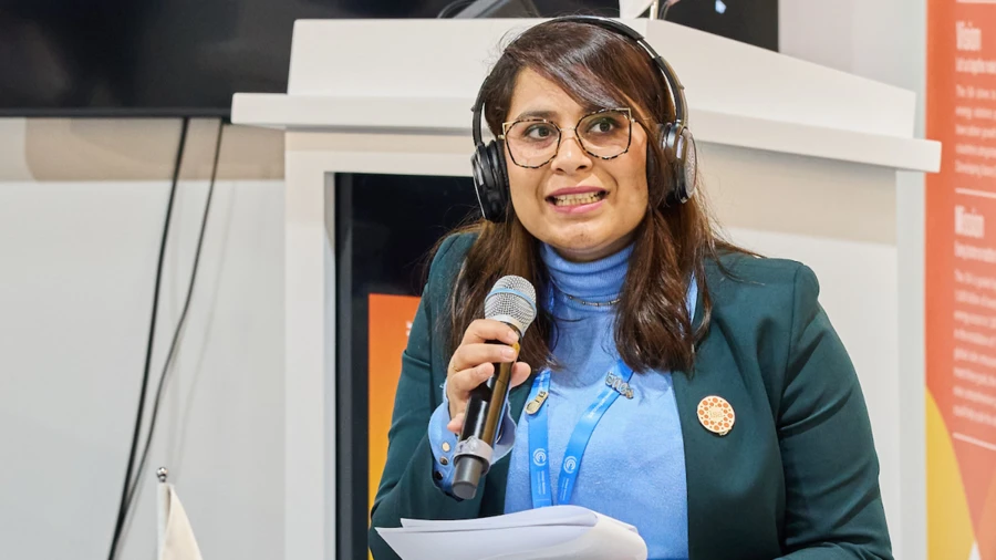 Image of Dr Gurleen Kaur speaking at COP29 in Azerbaijan.
