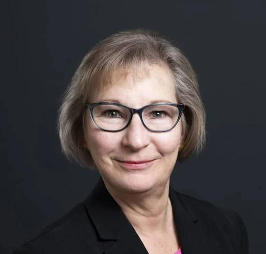 Carol Pandak headshot
